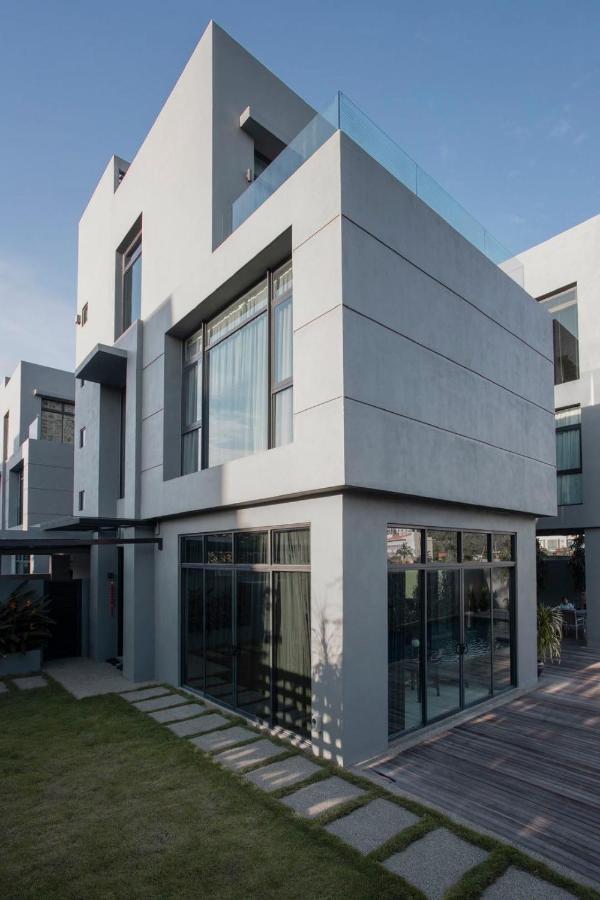 Lavanya H Villa 12A Luxury Bungalow With Private Swimming Pool H 豪华泳池别墅 Pantai Cenang  Zewnętrze zdjęcie
